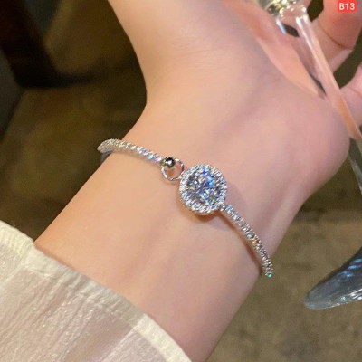 Women's diamond cut bracelet
